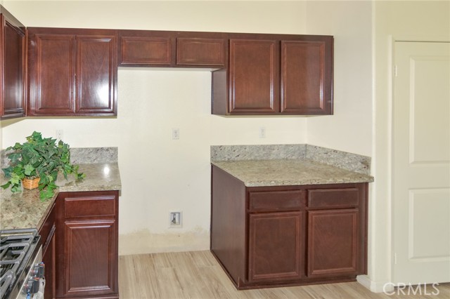 Detail Gallery Image 17 of 52 For 2064 Radiant Cir, San Jacinto,  CA 92582 - 5 Beds | 2/1 Baths