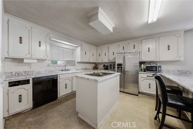 Detail Gallery Image 13 of 64 For 12902 Lakeland St, Clearlake Oaks,  CA 95423 - 4 Beds | 3 Baths