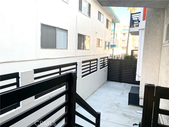 Detail Gallery Image 23 of 32 For 425 S Catalina Ave #4,  Redondo Beach,  CA 90277 - 3 Beds | 3 Baths