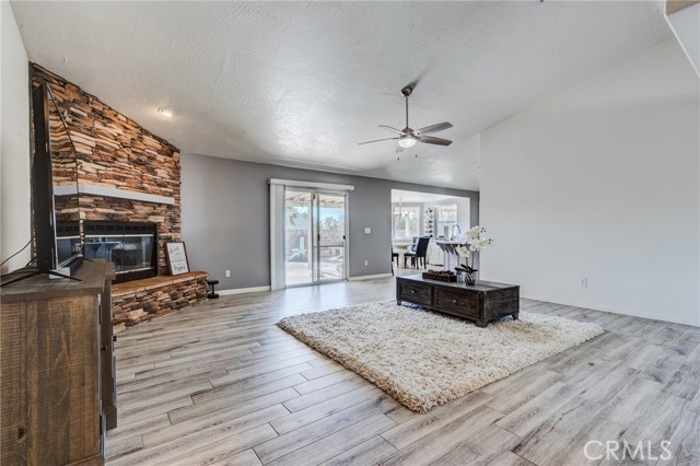 Detail Gallery Image 32 of 42 For 19783 Lara Ln, Apple Valley,  CA 92308 - 4 Beds | 3 Baths