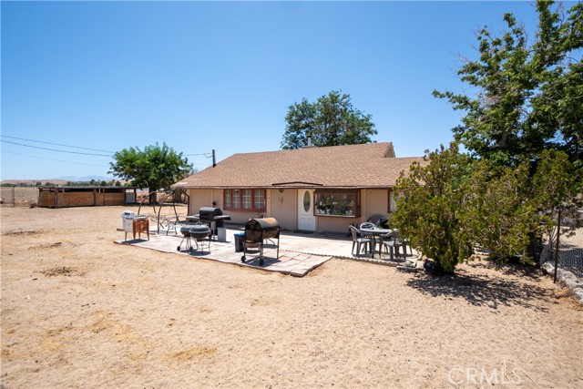 22731 Bryman Road, Oro Grande CA: https://media.crmls.org/medias/8fe7b394-59a1-4b70-8a3a-50d4f21f2357.jpg