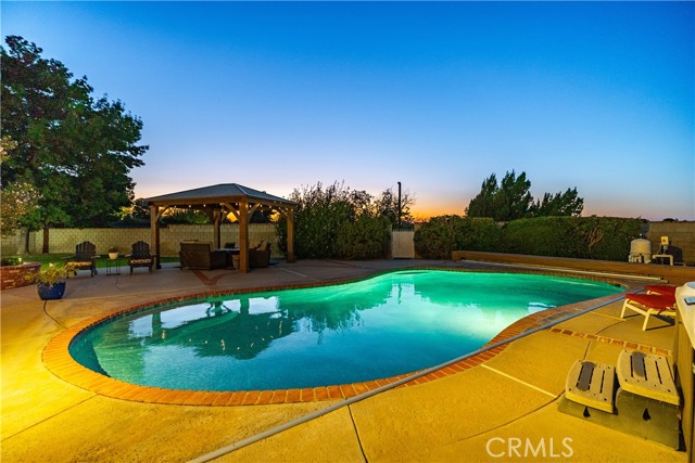 Detail Gallery Image 8 of 69 For 40809 20th St, Palmdale,  CA 93551 - 5 Beds | 2/1 Baths