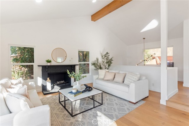 Detail Gallery Image 10 of 64 For 5166 Marmol Dr, Woodland Hills,  CA 91364 - 3 Beds | 3 Baths