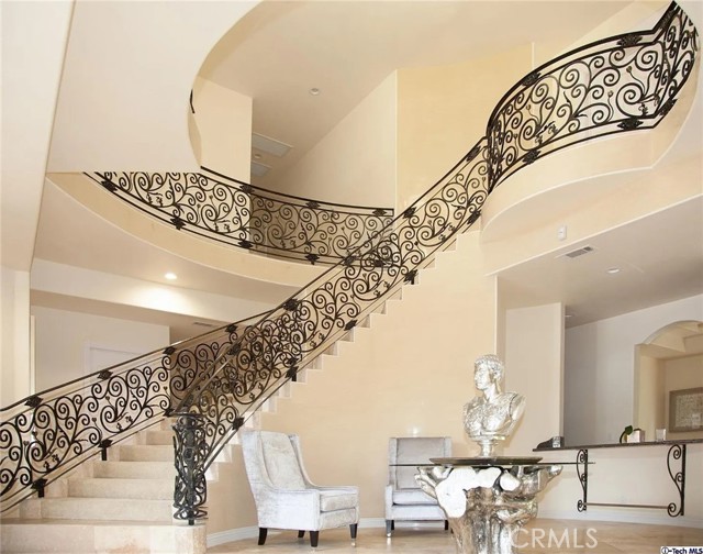 Detail Gallery Image 8 of 35 For 10062 Valley Circle Bld, Chatsworth,  CA 91311 - 7 Beds | 5 Baths