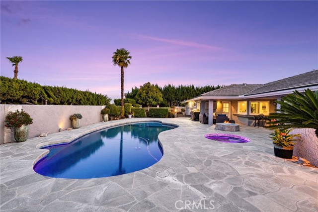 1738 N Ukiah Way, Upland CA: https://media.crmls.org/medias/8fe92487-d47f-461f-b84b-2cc517f34922.jpg