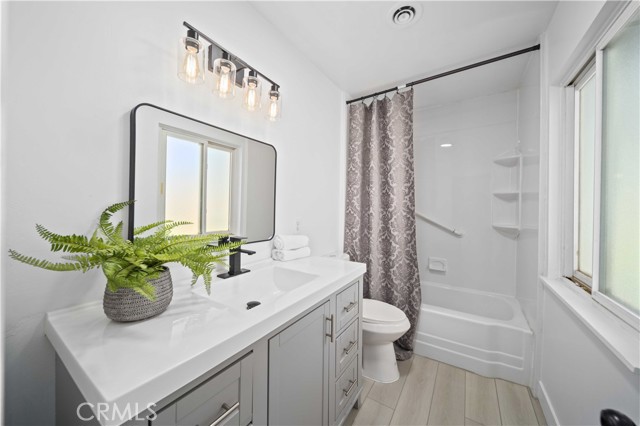 Detail Gallery Image 16 of 32 For 37066 Tovey Ave, Palmdale,  CA 93551 - 4 Beds | 2 Baths