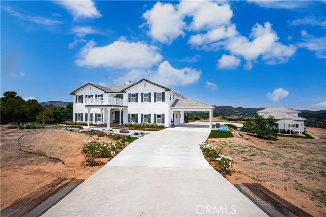 Detail Gallery Image 6 of 75 For 22252 Monte Rancho Dr, Temecula,  CA 92590 - 4 Beds | 4 Baths