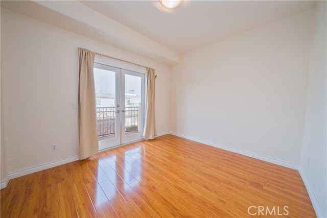 Detail Gallery Image 4 of 11 For 1927 Strathmore #G,  San Gabriel,  CA 91776 - 3 Beds | 3 Baths