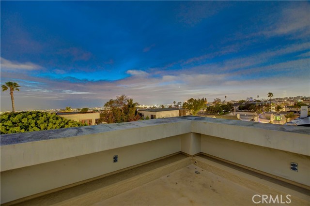 Detail Gallery Image 43 of 50 For 1235 2nd St, Hermosa Beach,  CA 90254 - 5 Beds | 3/1 Baths