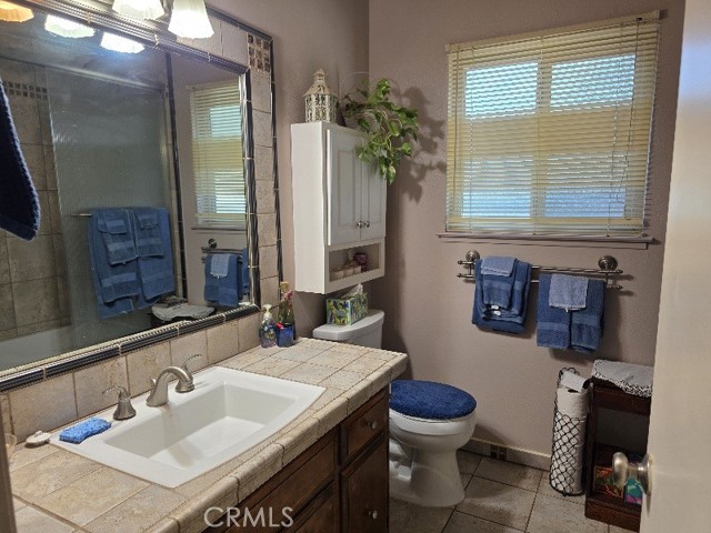 Detail Gallery Image 6 of 9 For 1605 Scott Pl, Clovis,  CA 93611 - 4 Beds | 2 Baths
