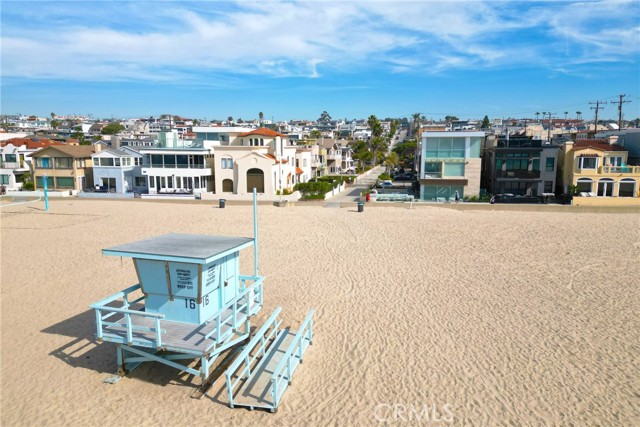 Detail Gallery Image 41 of 49 For 33 16th St, Hermosa Beach,  CA 90254 - 4 Beds | 4 Baths