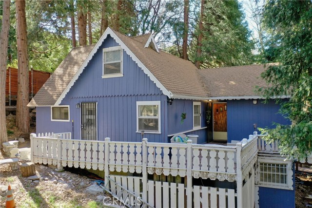 407 Dart Canyon Road, Crestline CA: https://media.crmls.org/medias/8fea9dea-1e8c-4f95-ae83-7e6968279a25.jpg