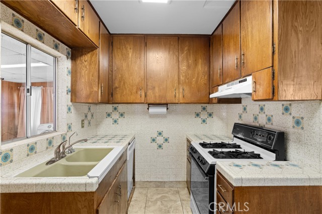 Detail Gallery Image 12 of 41 For 215 N C St, Lompoc,  CA 93436 - 3 Beds | 1 Baths