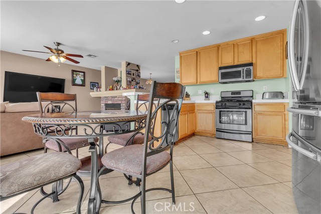 Detail Gallery Image 5 of 36 For 26461 Prairie Ln, Moreno Valley,  CA 92555 - 3 Beds | 2 Baths