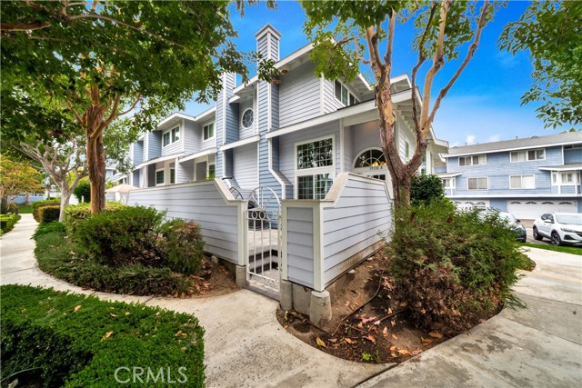 Detail Gallery Image 33 of 34 For 19110 Beachcrest Ln a,  Huntington Beach,  CA 92646 - 2 Beds | 2/1 Baths