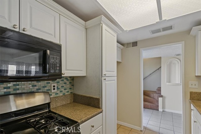 Detail Gallery Image 4 of 19 For 43633 Stanridge Ave, Lancaster,  CA 93535 - 2 Beds | 2 Baths