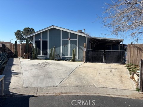 24953 Avenida Laredo