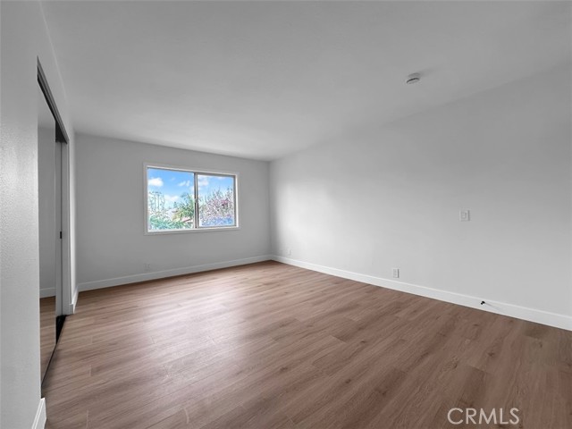 Image 16 of 33 For 9948 Del Rio