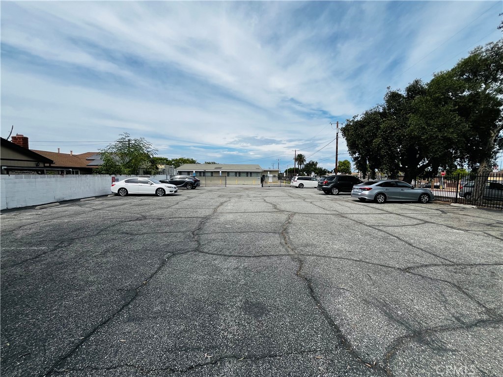 MLS #OC25221526 image #22