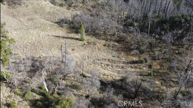 6040 Big John Road, Willits CA: https://media.crmls.org/medias/8fef3df0-c3a6-499f-a2a3-54377a05572d.jpg