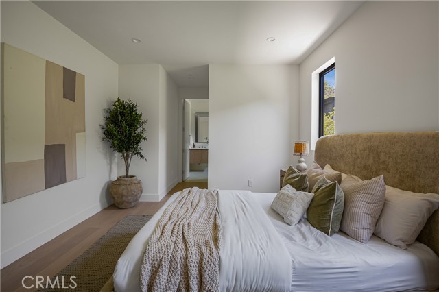 Detail Gallery Image 22 of 62 For 12335 Otsego St, Valley Village,  CA 91607 - 5 Beds | 6/1 Baths