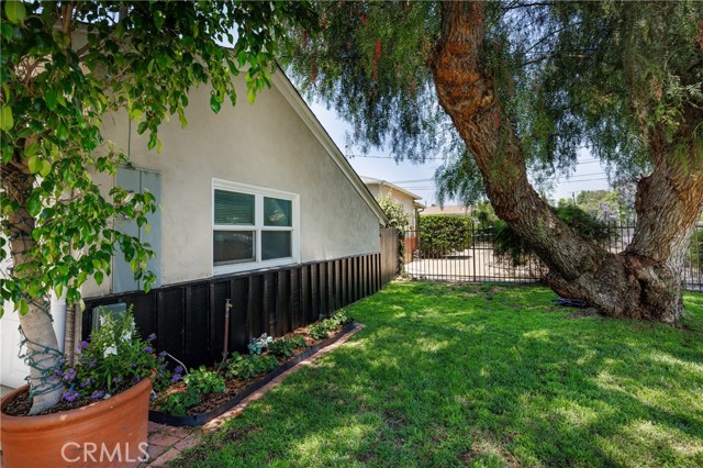 7441 Sylvia Avenue, Reseda CA: https://media.crmls.org/medias/8fef946e-91c8-4503-a07f-f3852defa813.jpg