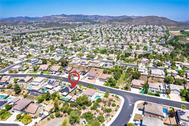 27917 Busman Road, Murrieta CA: https://media.crmls.org/medias/8fef9a8a-9612-4a58-a8e6-25b5aeda25ae.jpg