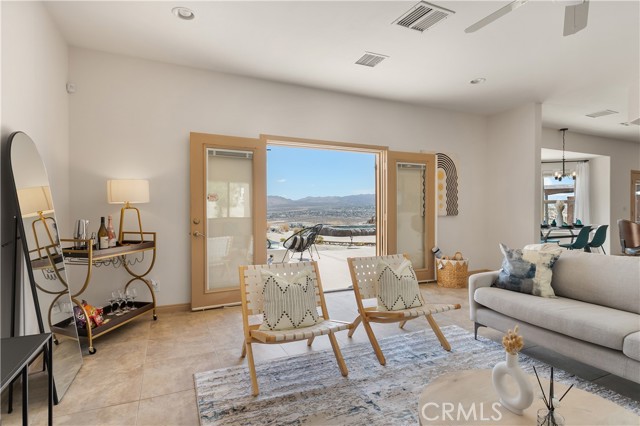 Detail Gallery Image 5 of 55 For 6185 Mirlo Rd, Yucca Valley,  CA 92284 - 3 Beds | 2 Baths