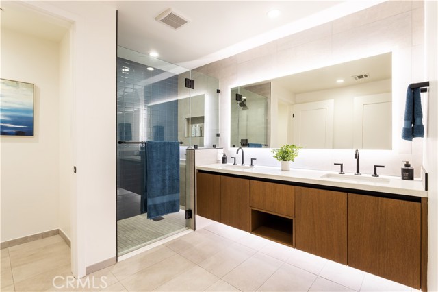 Detail Gallery Image 8 of 34 For 1333 S Orange Grove Ave #304,  Los Angeles,  CA 90019 - 2 Beds | 2 Baths