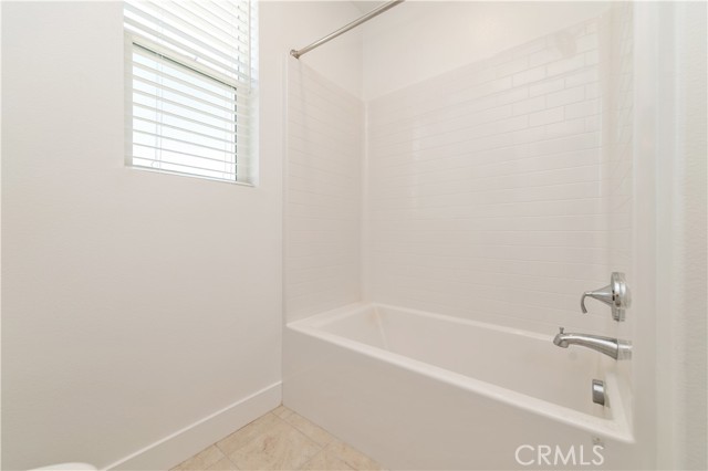 Detail Gallery Image 36 of 42 For 243 Yerba, Irvine,  CA 92618 - 4 Beds | 3/1 Baths