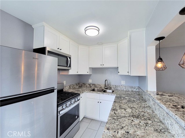 Detail Gallery Image 4 of 16 For 1280 E 4th St #1,  Long Beach,  CA 90802 - 1 Beds | 1 Baths