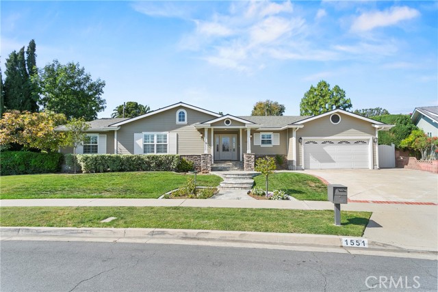 1551 Rainbow Drive, North Tustin CA: https://media.crmls.org/medias/8ff25977-6d6f-49f4-a0d5-4f4c283c7527.jpg