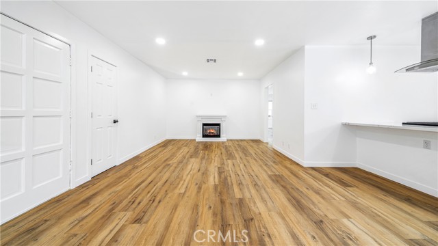 Detail Gallery Image 19 of 30 For 5816 Kester Ave, Sherman Oaks,  CA 91411 - – Beds | – Baths