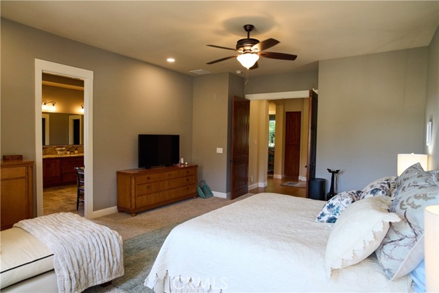 Detail Gallery Image 29 of 73 For 869 Whispering Winds Ln. Ln, Chico,  CA 95928 - 4 Beds | 3/1 Baths
