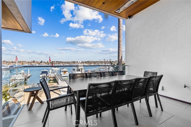 Detail Gallery Image 8 of 32 For 1509 E Bay Ave, Newport Beach,  CA 92661 - 4 Beds | 4/1 Baths