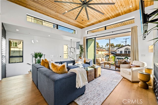 171 Savona Walk, Long Beach CA: https://media.crmls.org/medias/8ff460d9-2307-4301-87f4-428c94d6cccd.jpg