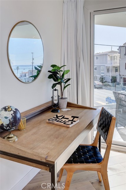 301 2nd Street, Manhattan Beach, California 90266, 3 Bedrooms Bedrooms, ,3 BathroomsBathrooms,Residential,Sold,2nd,SB22006124