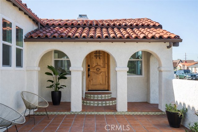 Detail Gallery Image 4 of 49 For 2014 W 84th St, Los Angeles,  CA 90047 - 3 Beds | 2 Baths