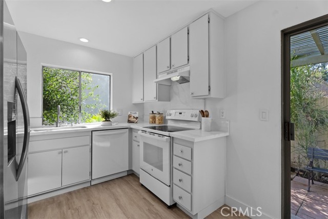 3215 Stonewood Court, Fullerton CA: https://media.crmls.org/medias/8ff554db-814e-4bdf-ba46-b01f7dc59fc6.jpg