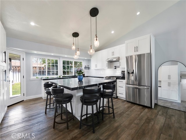 Detail Gallery Image 10 of 27 For 27936 Beacon, Castaic,  CA 91384 - 3 Beds | 2 Baths