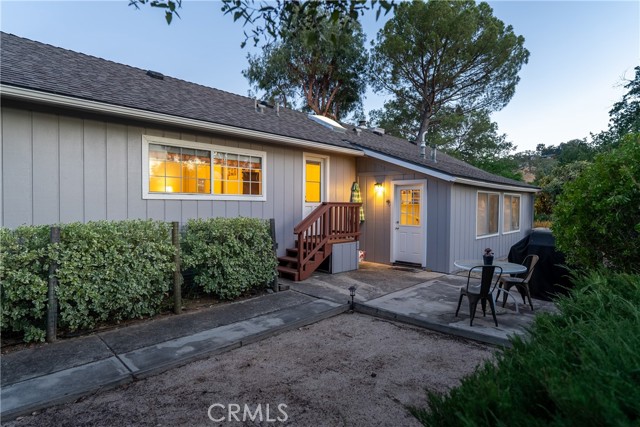 7025 San Gabriel Road, Atascadero CA: https://media.crmls.org/medias/8ff6788d-6fb2-44ad-a018-eeaa719a0f8f.jpg