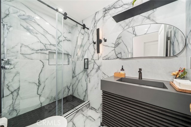 Detail Gallery Image 19 of 42 For 985 Begonia Ave, Costa Mesa,  CA 92626 - 3 Beds | 3 Baths