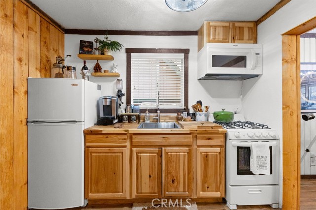Detail Gallery Image 17 of 28 For 266 Victoria Ln, Sugarloaf,  CA 92386 - 1 Beds | 1/1 Baths
