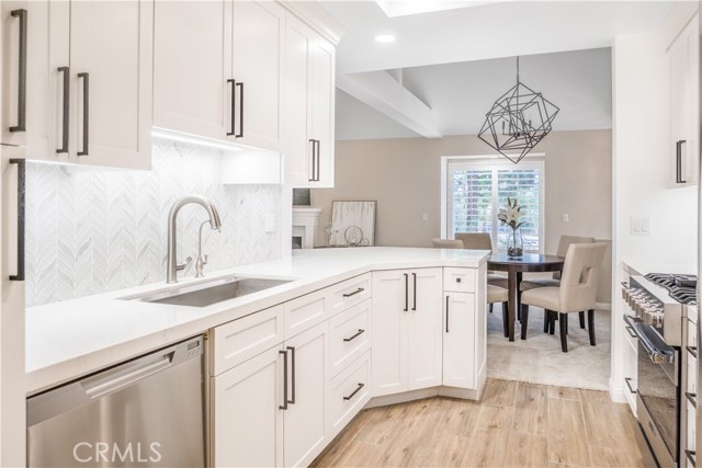 9 Brittany, Newport Beach CA: https://media.crmls.org/medias/8ff785cd-3788-42a9-8f65-0e3142169337.jpg