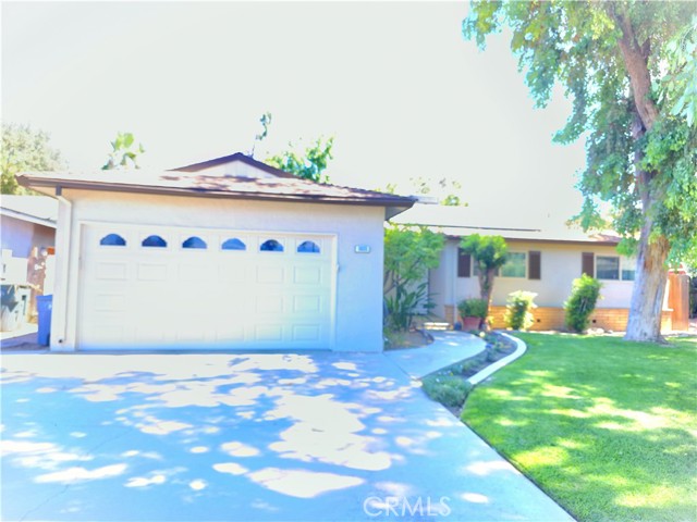 Detail Gallery Image 1 of 9 For 1605 Scott Pl, Clovis,  CA 93611 - 4 Beds | 2 Baths