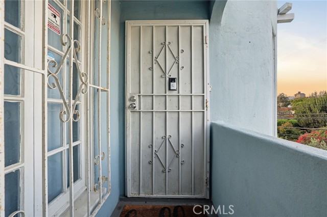 Detail Gallery Image 24 of 26 For 4916 W 12th St, Los Angeles,  CA 90019 - 6 Beds | 4 Baths