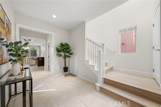 Detail Gallery Image 4 of 39 For 113 Hanging, Irvine,  CA 92620 - 3 Beds | 2/1 Baths