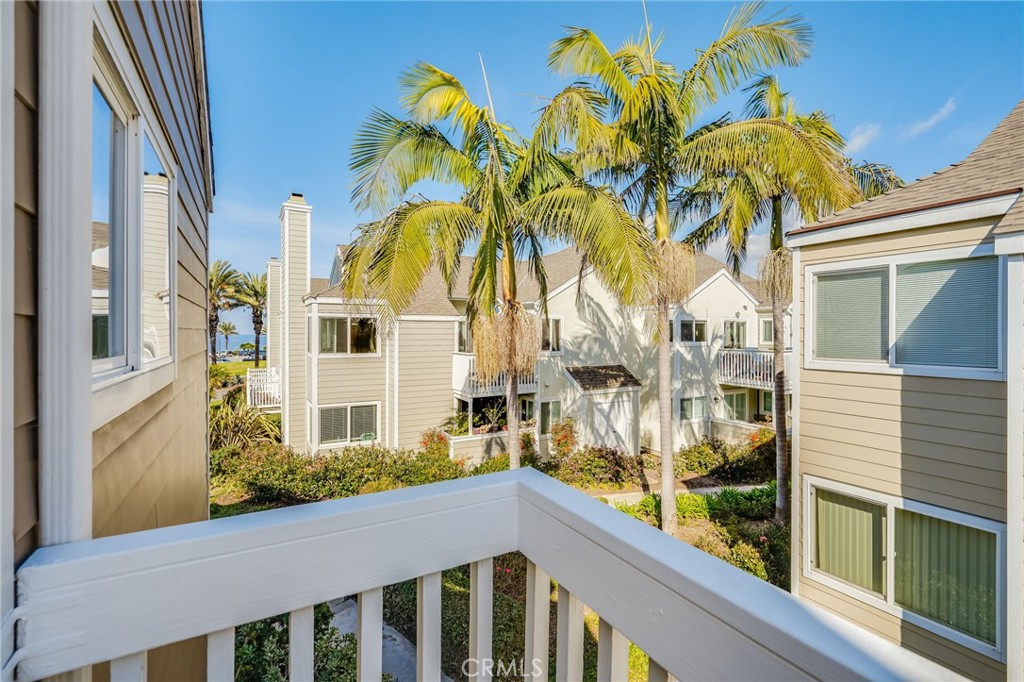 MLS #OC25275335 image #21