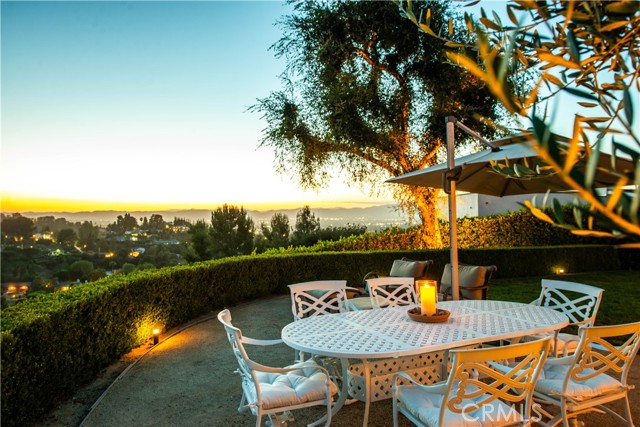 17068 Countess Place, Encino CA: https://media.crmls.org/medias/8ff9a153-cf57-4096-9b88-9dada65af502.jpg
