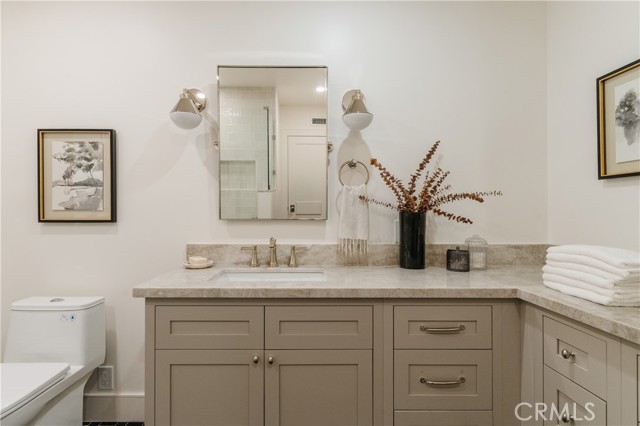 2201 N Hobart Boulevard, Los Angeles CA: https://media.crmls.org/medias/8ffa9032-ad88-411a-b0d8-abdb2757088b.jpg